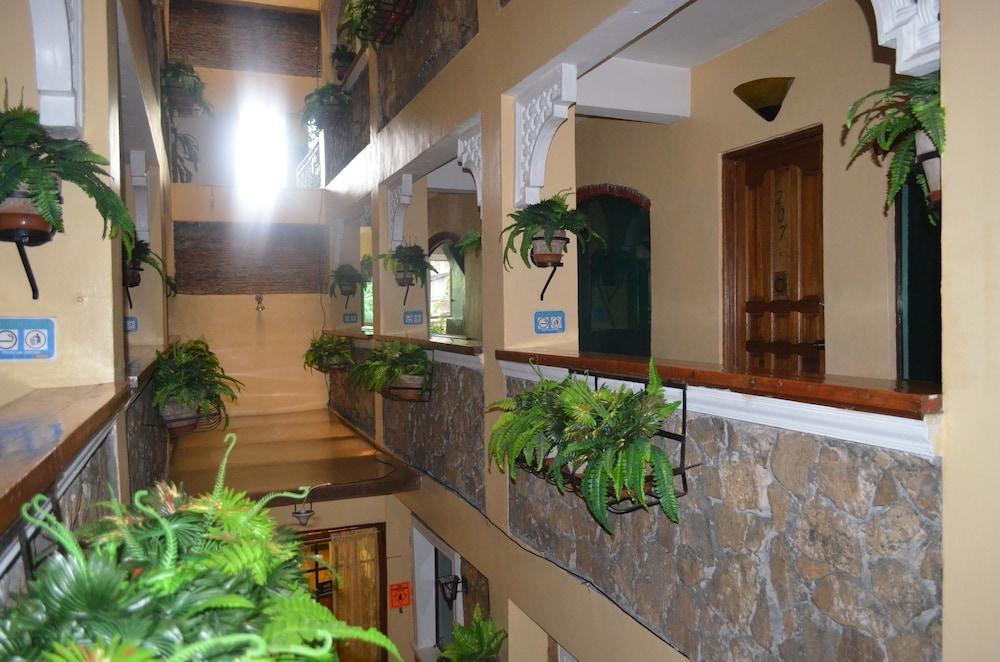 Saint Illian'S Inn Makati Макати Экстерьер фото