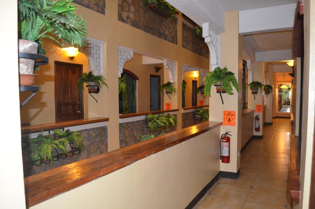 Saint Illian'S Inn Makati Макати Экстерьер фото
