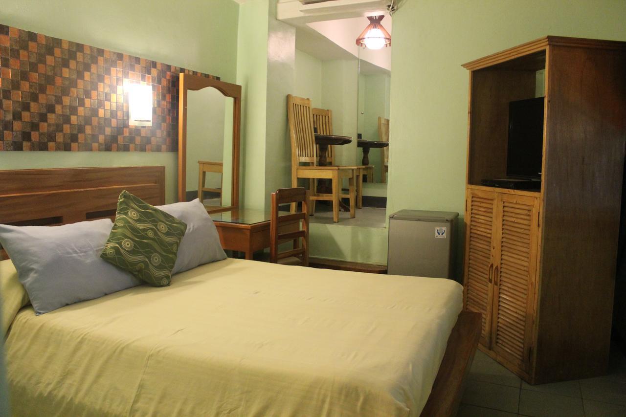 Saint Illian'S Inn Makati Макати Экстерьер фото